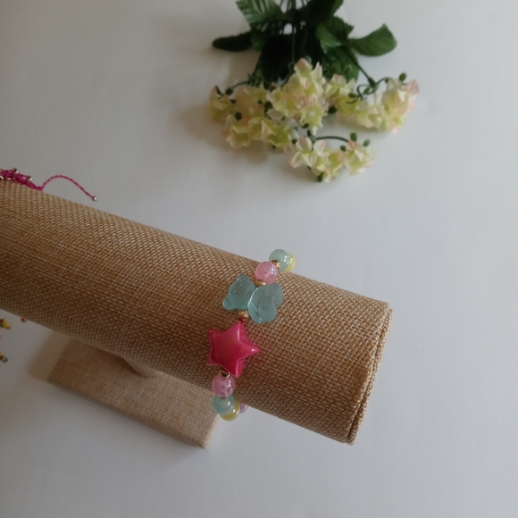 Handmade Bear & Star Stretch Bracelet - Picture 5 of 9